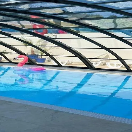 2 Bedroom Apartment, Pool *