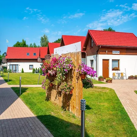 Spacious 3-room Apartment, Summer Pool 야로수아비크