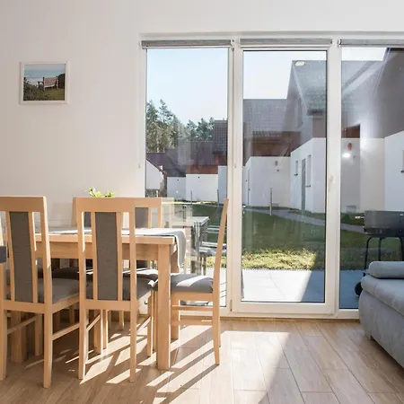 아파트 Spacious 3-room Apartment, Summer Pool