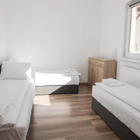 Spacious 3-room Apartment, Summer Pool 아파트 *