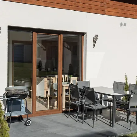 아파트 Spacious 3-room Apartment, Summer Pool 야로수아비크