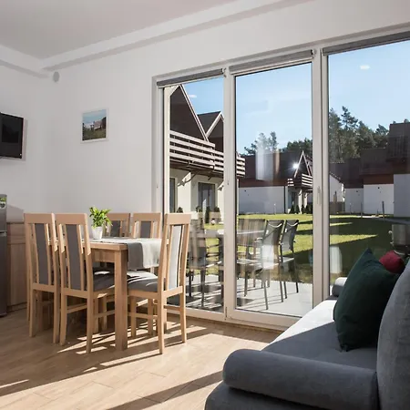 Spacious 3-room Apartment, Summer Pool * 야로수아비크