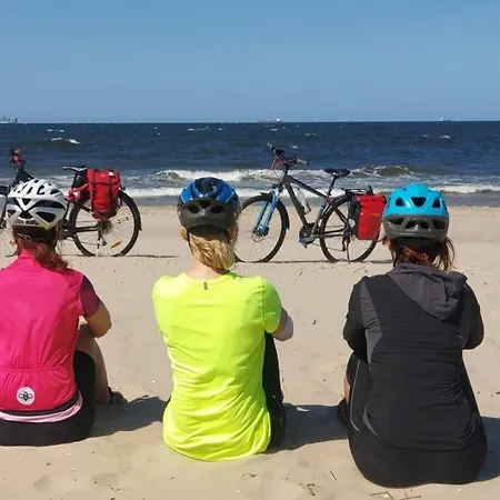 Spacious 3-room Apartment, Summer Pool 아파트 야로수아비크