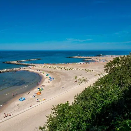 Spacious 3-room Apartment, Summer Pool * 야로수아비크