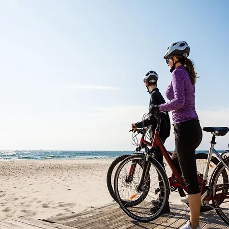 Spacious 3-room Apartment, Summer Pool 야로수아비크