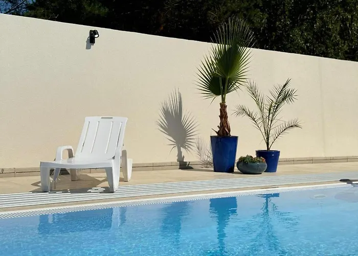 Spacious 3-room Apartment, Summer Pool شقة ياروسوافيتس